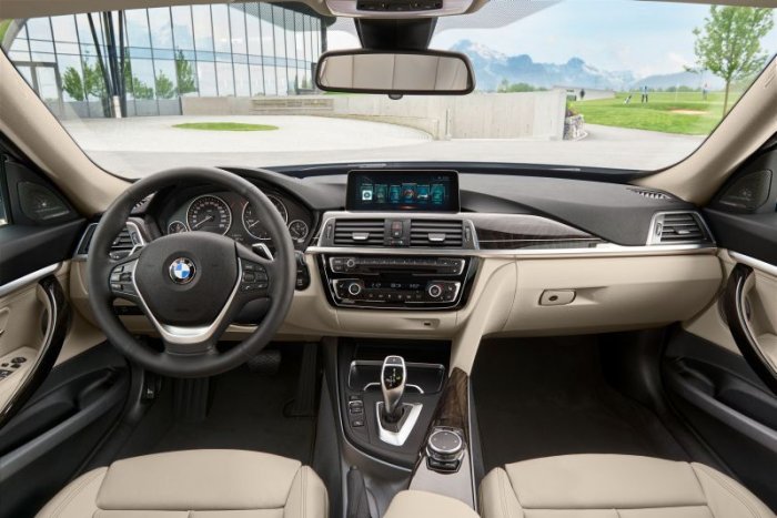 BMW Řada 3 320i (184 Hp) na prodej za 707114 Kč