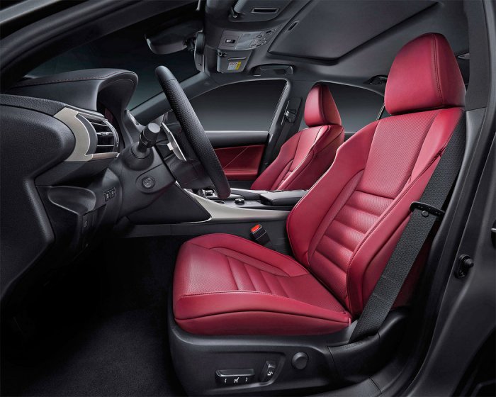 Lexus IS 300h (223 Hp) Hybrid CVT na prodej za 619835 Kč
