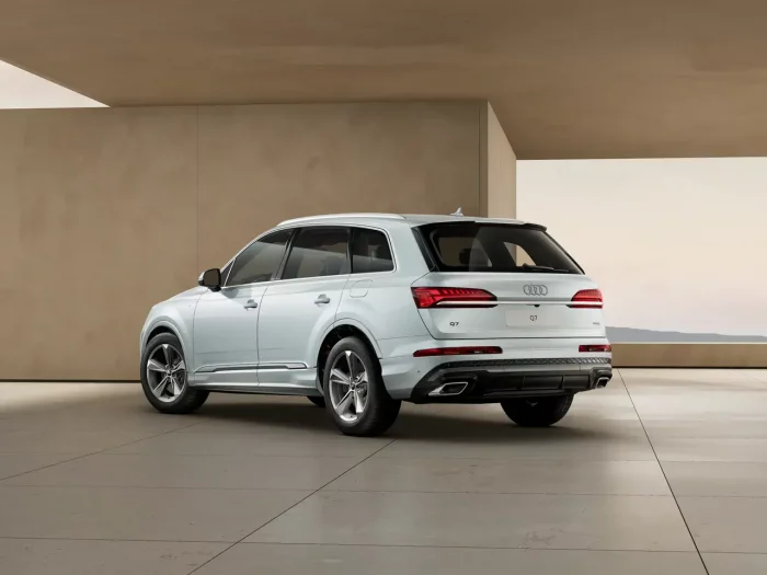 Audi Q7 55 TFSI e (394 Hp) Plug-in hybrid quattro Tiptronic na operativní leasing za 20459 Kč/měs.