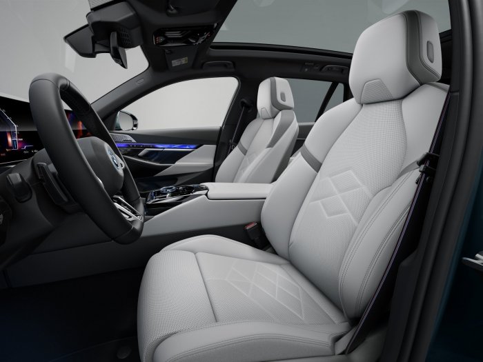 BMW i5 i5 eDrive 40 (340 Hp) Touring na prodej za 1484939 Kč
