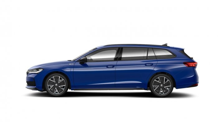 Škoda Superb 1,5 TSI iV (201 Hp) DSG na operativní leasing za 10687 Kč/měs.