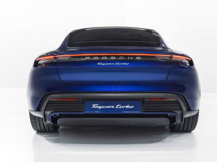 Porsche Taycan Performance Plus 93.4 kWh (476 Hp) na prodej za 2090909 Kč