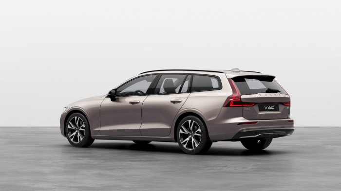 Volvo V60 2.0 B4 (197 Hp) Mild Hybrid Automatic na operativní leasing za 9315 Kč/měs.