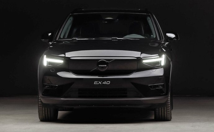 Volvo XC40 B4 (197 Hp) Mild hybrid Automatic na prodej za 808574 Kč