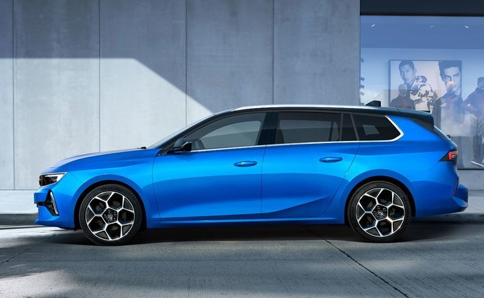 Opel Astra 54 kWh (156 Hp) Electric na operativní leasing za 9098 Kč/měs.