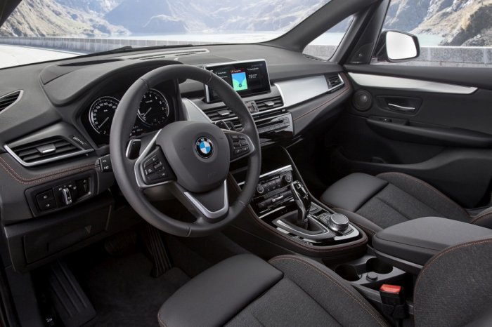 BMW Řada 2 218i (140 Hp) DCT na prodej za 537190 Kč