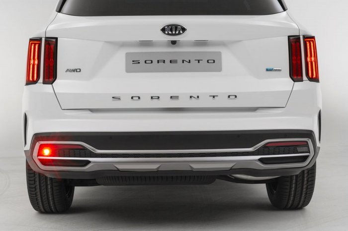 Kia Sorento 2.2 CRDi (201 Hp) AWD DCT na operativní leasing za 16771 Kč/měs.