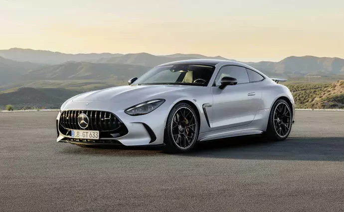 Mercedes-Benz AMG GT 55 V8 (476 Hp) 4MATIC+ AMG SPEEDSHIFT MCT 9G na prodej za 3309869 Kč