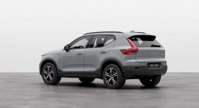 Volvo XC40 2.0 B3 (163 Hp) Mild Hybrid Automatic na operativní leasing za 7415 Kč/měs.