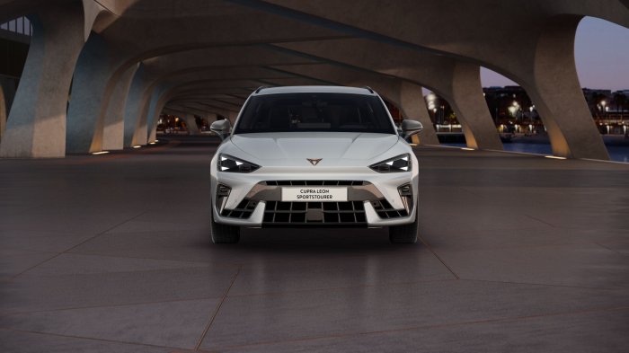 Cupra Leon 1.5 eTSI (150 Hp) DSG na operativní leasing za 6631 Kč/měs.