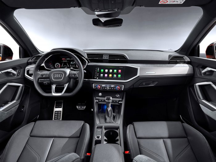 Audi Q3 35 TFSI (150 Hp) Mild Hybrid S tronic na prodej za 812908 Kč