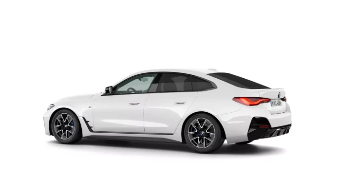 BMW Řada 4 M440i (374 Hp) xDrive na operativní leasing za 16499 Kč/měs.