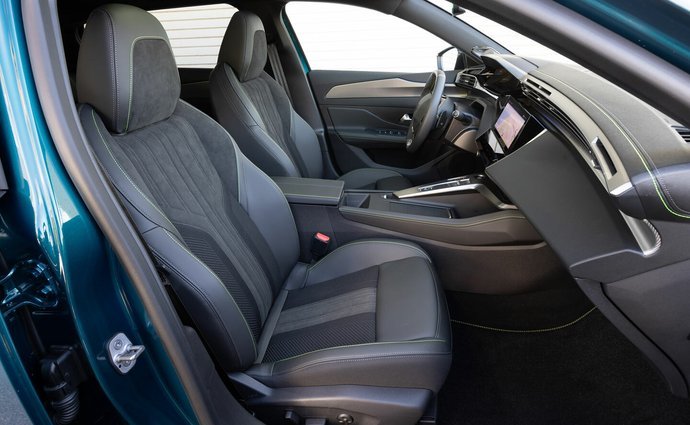 Peugeot 408 (crossover) 1.2 PureTech (130 Hp) EAT8 na operativní leasing za 8521 Kč/měs.