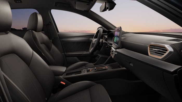 Cupra Formentor 1.5 eTSI (150 Hp) DSG na operativní leasing za 7035 Kč/měs.