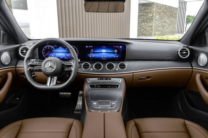 Mercedes-Benz Třída E E 200 (197 Hp) Mild Hybrid 9G-TRONIC na prodej za 990001 Kč