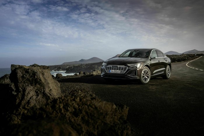 Audi Q8 e-tron 50 e-tron (340 Hp) quattro na prodej za 1534413 Kč