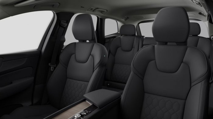 Volvo XC60 2.0 T6 (350 Hp) AWD na operativní leasing za 15849 Kč/měs.