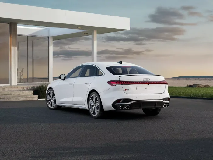 Audi S5 3.0 TFSI (367 Hp) quattro S-tronic na operativní leasing za 19251 Kč/měs.