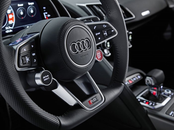 Audi R8 5.2 FSI V10 (570 Hp) quattro S tronic na prodej za 3350701 Kč