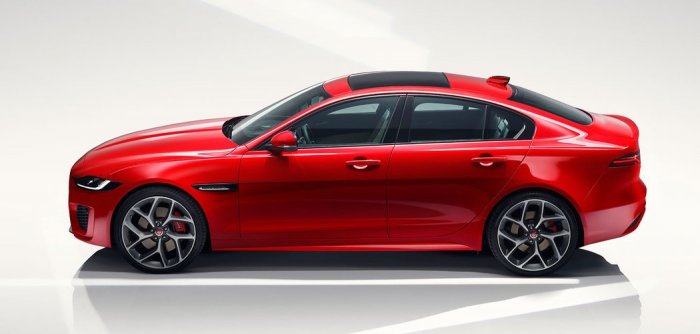 Jaguar XE 2.0i (300 Hp) AWD Automatic na prodej za 1567894 Kč