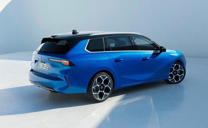 Opel Astra 54 kWh (156 Hp) Electric na operativní leasing za 9098 Kč/měs.