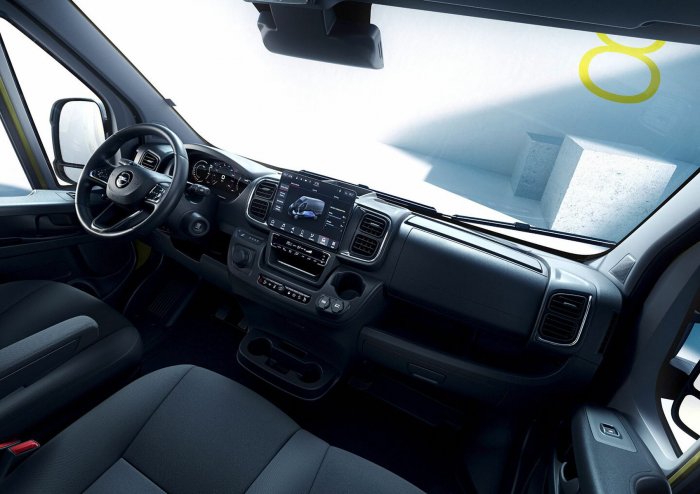 Opel Movano 2.2 CDTi (140 Hp) 6 st. man. na operativní leasing za 8052 Kč/měs.