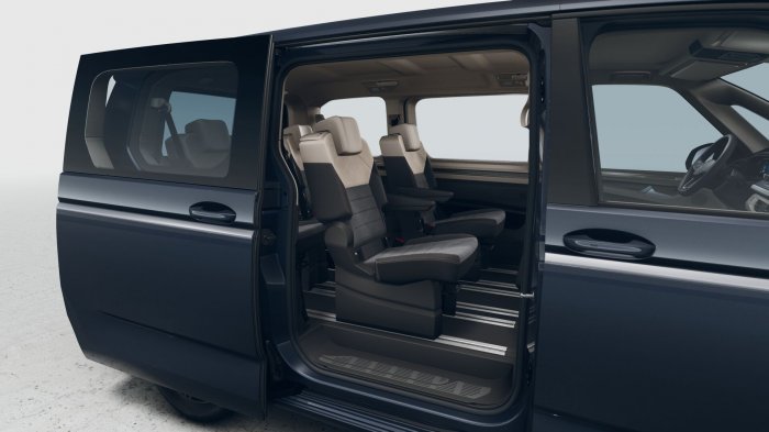 Volkswagen Multivan 2.0 TDI (150 Hp) DSG7 na operativní leasing za 15799 Kč/měs.