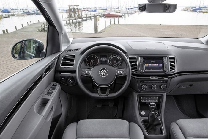 Volkswagen Sharan 2.0 TDI SCR (150 Hp) na operativní leasing za 8600 Kč/měs.