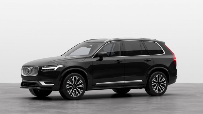 Volvo XC90 T8 eAWD (455 Hp) Plug-in hybrid na operativní leasing za 18140 Kč/měs.