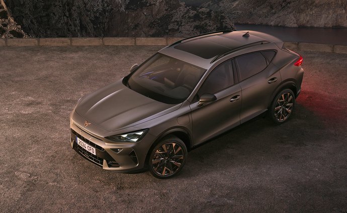 Cupra Formentor 1.5 e-hybrid (272 Hp) DSG na operativní leasing za 11425 Kč/měs.