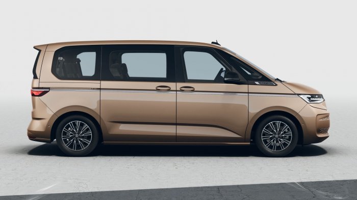 Volkswagen Multivan 2.0 TSI (204 Hp) DSG7 na operativní leasing za 15643 Kč/měs.