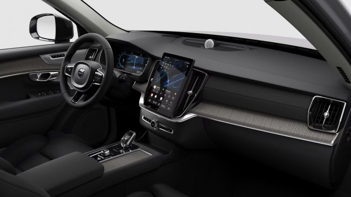 Volvo XC90 T8 (455 Hp) Plug-in hybridní eAWD Aut na operativní leasing za 27463 Kč/měs.