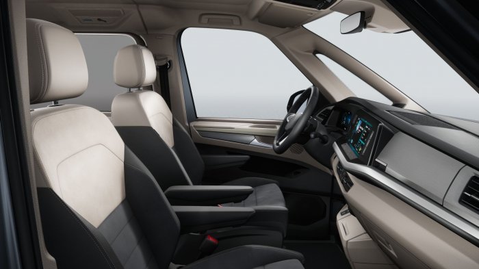 Volkswagen Multivan 1.5 TSI (245 Hp) plug-in 4MOT na prodej za 1549979 Kč