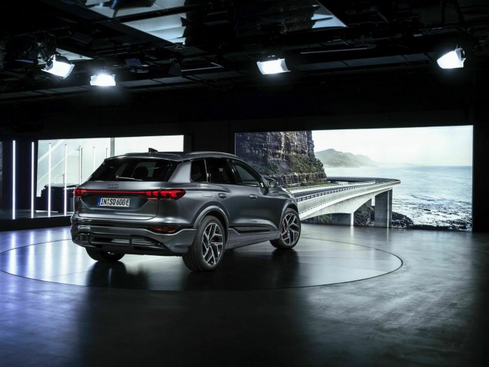 Audi Q6 e-tron SQ6 e-tron (489 Hp) quattro na prodej za 1673322 Kč