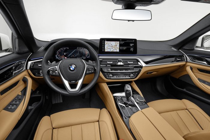 BMW Řada 5 530d (286 Hp) Mild Hybrid xDrive Steptronic na prodej za 1370683 Kč