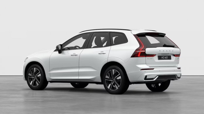 Volvo XC60 2.0 B5 (250 Hp) AWD Automatic na operativní leasing za 12650 Kč/měs.