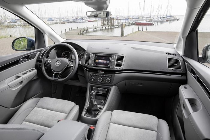 Volkswagen Sharan 2.0 TDI SCR (150 Hp) na operativní leasing za 8613 Kč/měs.