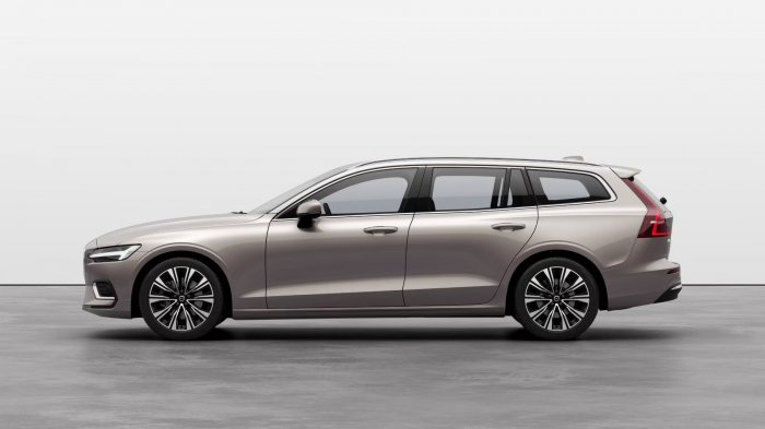 Volvo V60 2.0 B4 (197 Hp) Mild Hybrid Automatic na operativní leasing za 10586 Kč/měs.