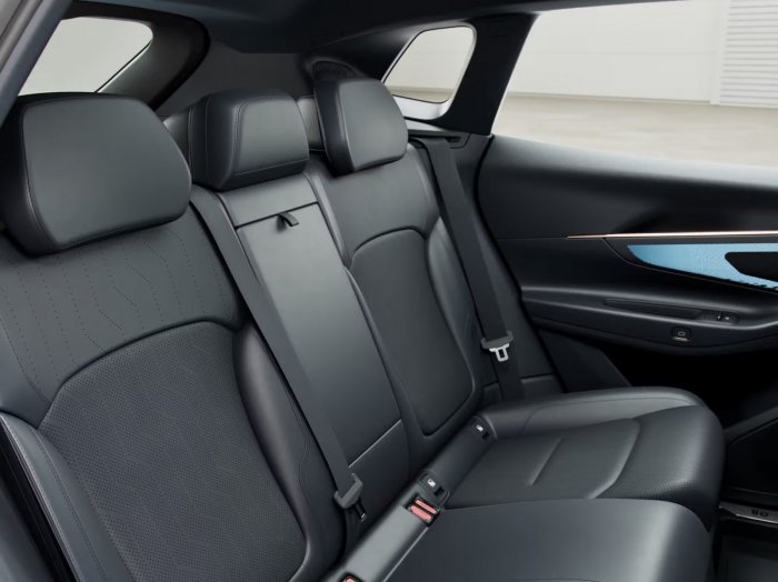 Lynk & Co Lynk & Co 01 1.5 PHEV (137 Hp) na operativní leasing za 16040 Kč/měs.