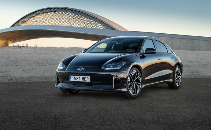 Hyundai IONIQ 6 ECO 53 kWh (151 Hp) na operativní leasing za 14584 Kč/měs.