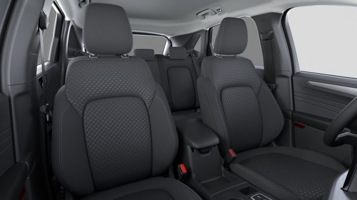 Ford Kuga 1.5 EcoBoost (186 Hp) na operativní leasing za 7818 Kč/měs.