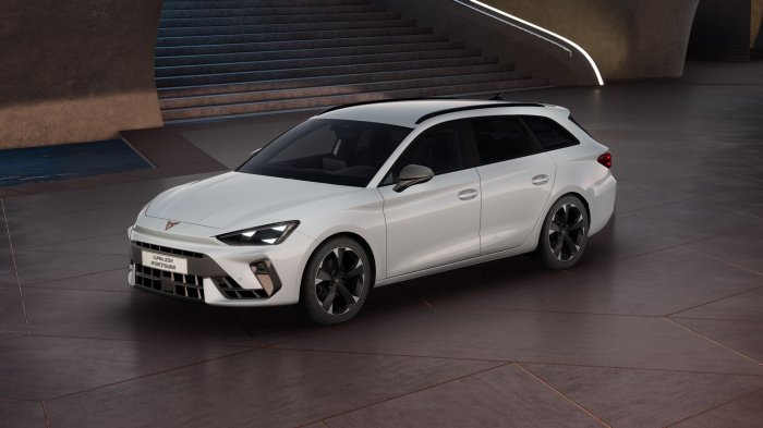 Cupra Leon 1.5 eTSI (150 Hp) DSG na operativní leasing za 6631 Kč/měs.