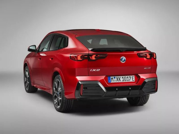 BMW iX2 20 (204 Hp) eDrive na prodej za 871645 Kč