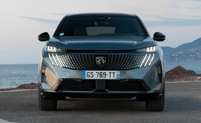 Peugeot 3008 1.2 hybrid (136 Hp) e-DSC6 na operativní leasing za 12269 Kč/měs.