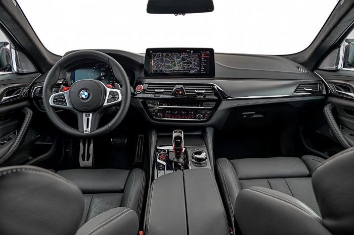 BMW M5 CS 4.4 V8 (635 Hp) xDrive Steptronic na prodej za 1818099 Kč