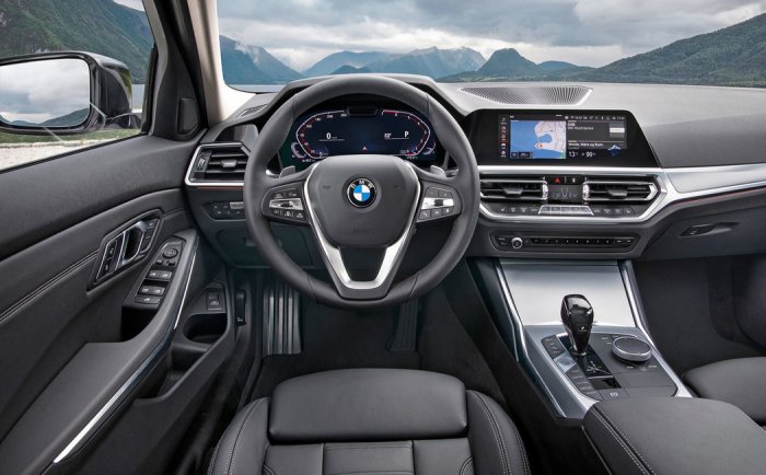 BMW Řada 3 330e (292 Hp) Plug-in Hybrid Steptronic na prodej za 919863 Kč