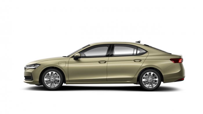 Škoda Superb 1,5 TSI iV (204 Hp) PHEV na operativní leasing za 8899 Kč/měs.