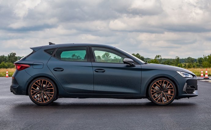 Cupra Leon 2.0 TSI EVO (300 Hp) DSG na prodej za 879927 Kč