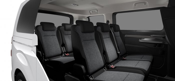 Peugeot Traveller 2.0 BlueHDi (174 Hp) na operativní leasing za 8455 Kč/měs.