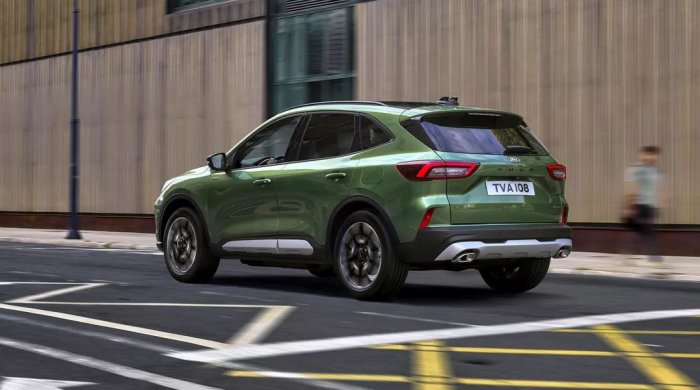Ford Kuga 1.5 EcoBoost (186 Hp) na operativní leasing za 8888 Kč/měs.